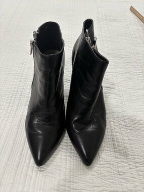 Michaels Black Dylan Pointed-Toe Ankle Booties with Side Zipper Size 9